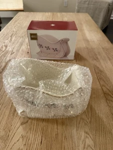 "Centro de mesa de trineo Mikasa cinta decorativa acebo 8"" nuevo en caja" - Imagen 1 de 13