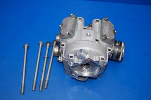 Outlaw 525 IRS 450 2008 07 ATV KTM EXTREMO SUPERIOR CULATA CUBIERTA VÁLVULAS 3021846 - Imagen 1 de 23