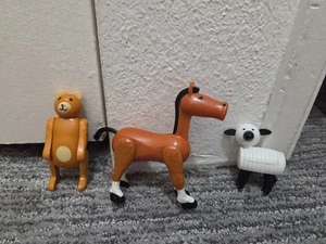 Vintage Fisher Price Little People Horse Bear Sheep Zoo Barn Hong Kong 1973 Lot - Picture 1 of 5