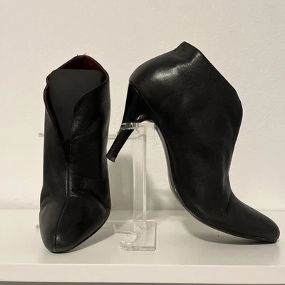 Apt. 9 aprox. "Botines sexy negros de 3"" talla 8" Foto 1 de 4