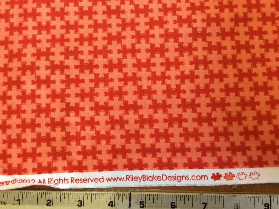 DISEÑOS DE RILEY BLAKE - PIEZAS DE ESPERANZA #C3063 - ALGODÓN ROJO - POR YARDA Foto 1 de 1