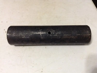 190207C2 - A New Original Shackle Pin For The Leaf Springs On IH Trucks - Image 1 of 4