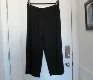 mujer Eileen Fisher en la entrepierna 