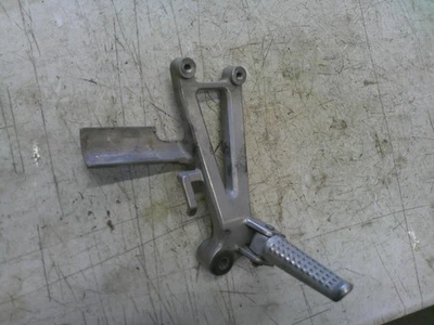 Reposapiés trasero derecho pasajero honda cbr600 f3 1995-1998 Foto 1 de 4