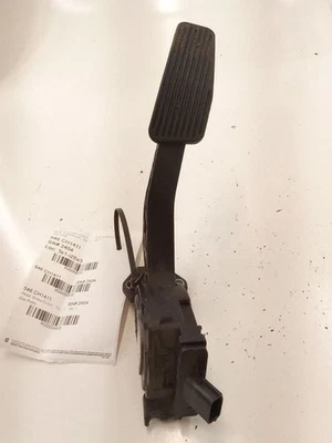 Chrysler Town and Country 2011 pedal de acelerador pedal fabricante de equipos originales leves daños en la parte superior Foto 1 de 4