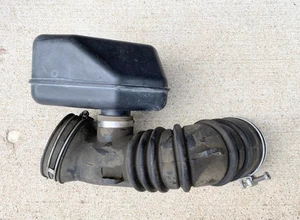 1996 - 2004 Toyota Tacoma 2RZ 3RZ 2.4l 2.7l Intake Tube Pipe Hose Resonator OEM - Foto 1 di 6