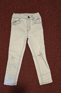  Girl's Size 4T Garanimals Light  Blue Skinny Jeans Elastic Waist - Picture 1 of 3