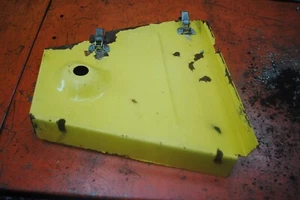 John Deere 770 60 Inch Mower Deck Left Side LH Spindle Cover 670 - Picture 1 of 5