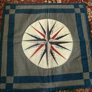 Great wall hanging quilt of star size is 26 x 27 inches has sleeve on back - Picture 1 of 3