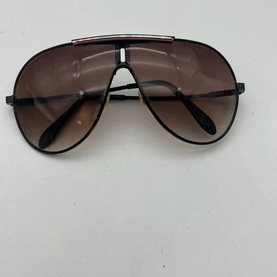 Gafas de sol vintage de aviador a rayas rojas y blancas con montura negra Foto 1 de 4