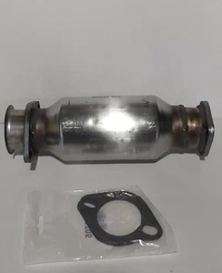 Fits 1990 1991 1992 1993 1994 Nissan D21 2.4L L4 RWD Catalytic Converter - Picture 1 of 3