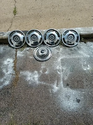 Juego de 4 tapacubos Chevy Monza 1962 1963 1964 13" cubierta de rueda se vende como está ++1 más Foto 1 de 4