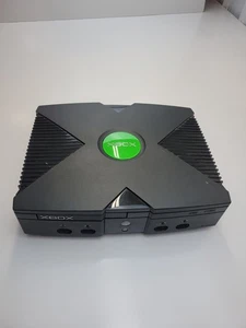MICROSOFT XBOX ORIGINAL KONSOLE UNGETESTET - Schaltet sich ein und Disc Tray öffnet sich - Bild 1 von 18