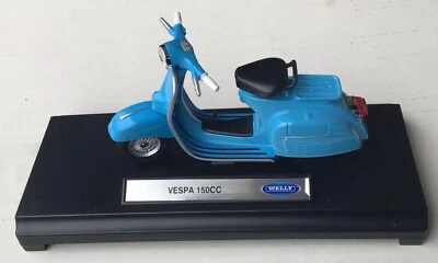 Welly Motorroller 1:18 Modelle ,,Vespa 150 CC blau,, Klassiker ,NEU in OVP, - Bild 1 von 2