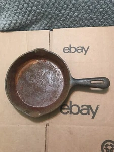 Cast Iron Skillet Frying Pan SMALL 6 1/2 INCH.  Made In Taiwan! - Picture 1 of 6