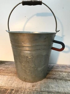 Vintage Metalleimer geprägt Pferdekopf verzinkt mit Holzgriff 2 Gallonen Eimer - Bild 1 von 10