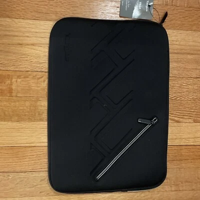 Targus 15.6" Black Trax Wide Screen Laptop Sleeve Protection TSS677US NEW! - Image 1 of 4