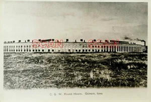 1DD486 2NDGEN RP 1930s?70s CHICAGO GREAT WESTERN RWAY ROUNDHOUSE OELWEIN - Picture 1 of 1