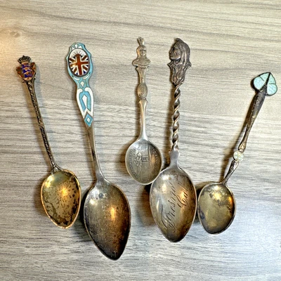 Lote de cucharas de recuerdo Better Sterling, esmalte e indios Foto 1 de 4