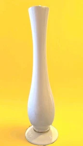LENOX 24K Gold Trim Ivory Bud Vase Porcelain 7.5 Inches Single Stem Flower, Leaf - Bild 1 von 7