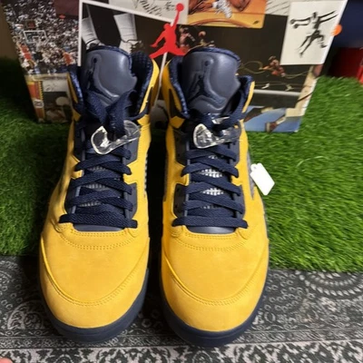 Talla 11 - Air Jordan 5 Retro SP Michigan Foto 1 de 4