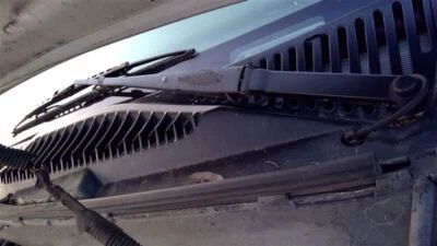 Brazo limpiaparabrisas izquierdo Chevrolet Silverado 2500 HD cabina regular 2002 435220 Foto 1 de 4