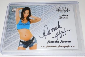 Tarjeta coleccionable autógrafa actualización Daizy Dukez Benchwarmer 2015 de Pamela Horton - Imagen 1 de 1