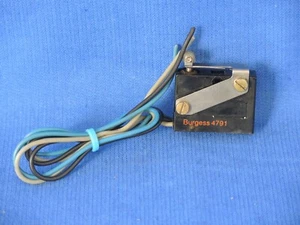 Burgess 4791 micro switch with external roller equipped lever - Picture 1 of 3
