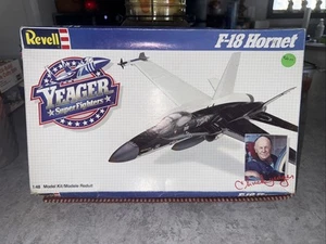 1/48 Revell F-18 Hornet Chuck Yeager Super Fighters Bausatz 4561 Neu Open Box - Bild 1 von 5