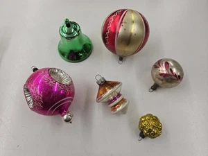 Vintage Lot Of Six Multicolored Christmas Tree Ornaments. Unbranded - Picture 1 of 8