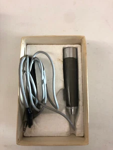 Realistic 33-918 Slim Dynamic Microphone - 1980's - For Parts or Repair - Picture 1 of 5