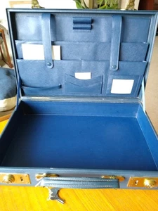 VINTAGE LEATHER BRIEFCASE - early 1950s - Picture 1 of 9
