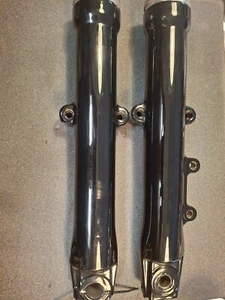 Showa Fork lowers Harley Davidson 00-06 Softail Gloss Black Powdercoat G593-00 - Bild 1 von 4