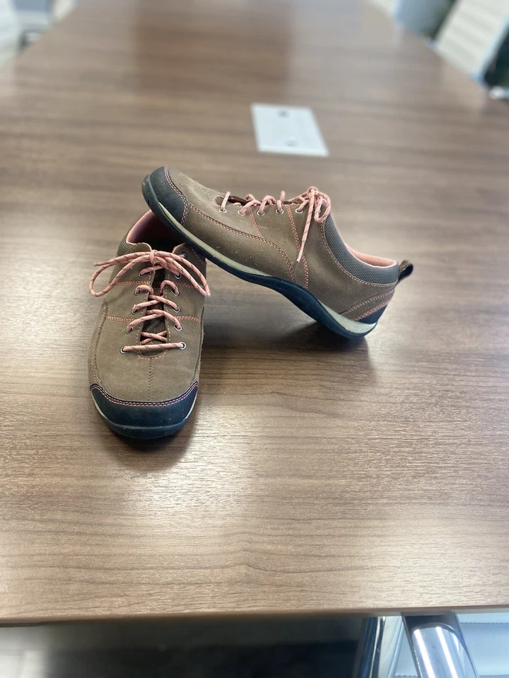 L.L. Bean Mujer Feldespato Gamuza Marrón Coral Con Cordones Talla 8.5 Usado Foto 1 de 4