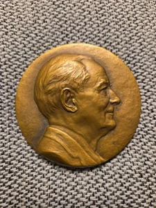 Harrison Tweed Bronzemedaille 3 1/2" signiert von Eleanor Platt - Bild 1 von 3