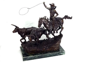 Scultura in bronzo occidentale firmata Charles M Russell "The Round Up" - Foto 1 di 14