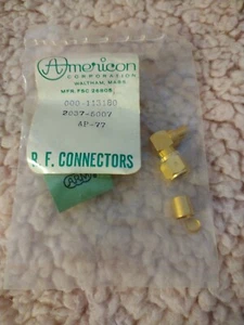 M/A-COM 2037-5007-00 RF Connectors SMA RT ANGLE PLUG - Foto 1 di 3