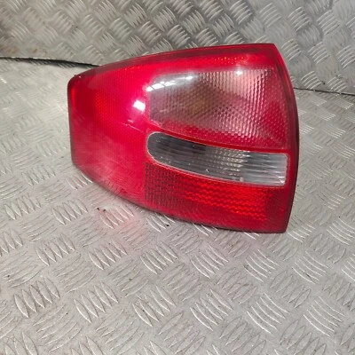 Audi A6 2003 lado del pasajero luz trasera izquierda #1 Foto 1 de 4