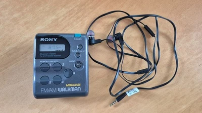 Sony SRF-M43 FM/AM Mega Bass Walkman. Working Order. Retro 1980s - Image 1 of 3
