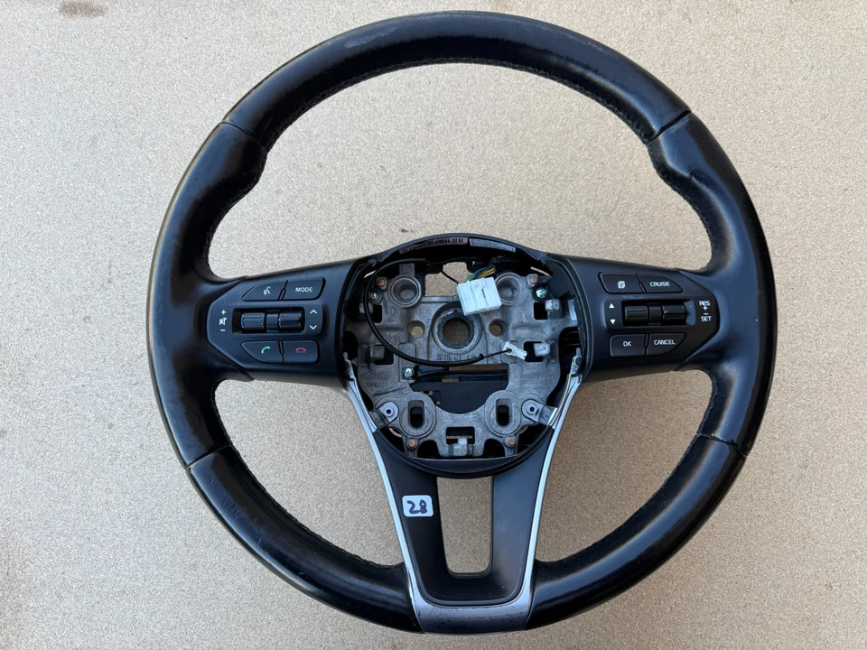 2016-2018 KIA SORENTO STEERING WHEEL W/ CRUISE MEDIA CONTROLS SWITCHES BEZEL OEM - Image 1 of 4