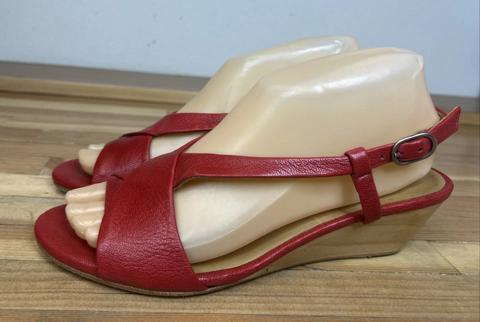 Sandalias Coclico 38.5 US 8/8.5 Nevada Cuero Rojo Tacón Cuña Hechas en España Foto 1 de 4