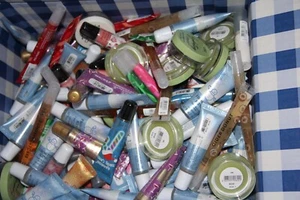 Bath and Body Works Lip Shines, Lip Tints, Lip Balms Brand New Sealed You Choose - Picture 1 of 226