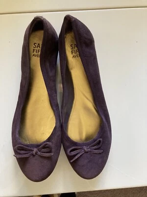 Nuevos planos de ballet de gamuza púrpura Saks Fifth Avenue talla 7,5 Foto 1 de 4