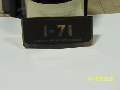 Motosierra McCulloch de colección modelo 1-71 cubierta superior respirador placa de aluminio Foto 1 de 2