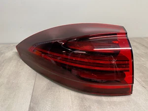 Luz trasera trasera izquierda exterior para Porsche Cayenne 7P5 7P5 945 207 C - Imagen 1 de 9