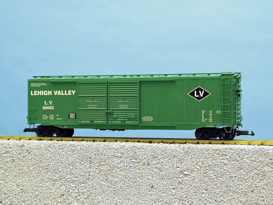 USA Trains G Scale 19315B LEHIGH VALLEY 50' BOXCAR #2 W/AAR DOUBLE DOOR GREEN - Image 1 of 1