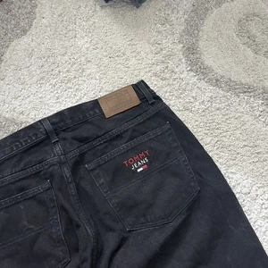 Vintage Tommy Hilfiger Jeans Mens 38x30 Black Straight Leg Relaxed Fit Y2K Skate - Picture 1 of 11