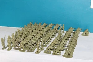 100 BRITISH PARATROOPERS AIRFIX (1) NO TIP DAMAGE - Picture 1 of 17