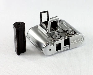 Tessina Automatic 35 mm, Serial #163347, with one empty cassette - Picture 1 of 5