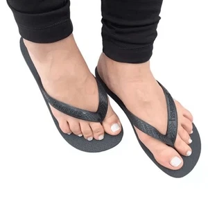 HAVAIANAS WOMEN'S BLACK TOP CORE FLIP FLOPS SANDALS SIZE 7 / 8 NEW WITH TAGS - Picture 1 of 10